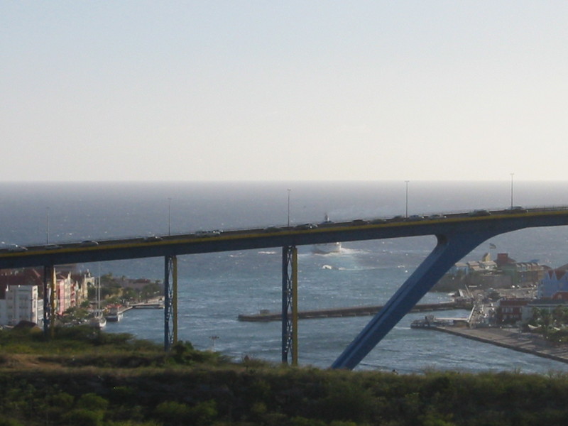 Queen Emma Pontoon Bridge is closing, after boat departed. (as seen from Fort Nassau)